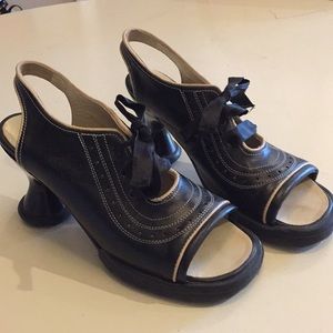 Fluevog Super cool funky shoe. 39.